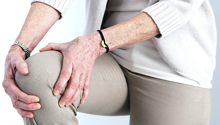Боль в коленном суставе при приседании и вставании причины и лечение